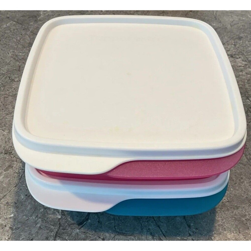 EUC Tupperware Lunch-It Container Divided Square Set of 2 pink & blue w/lids